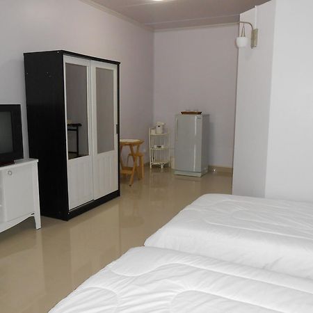 Mt-Room Pak Kret Esterno foto