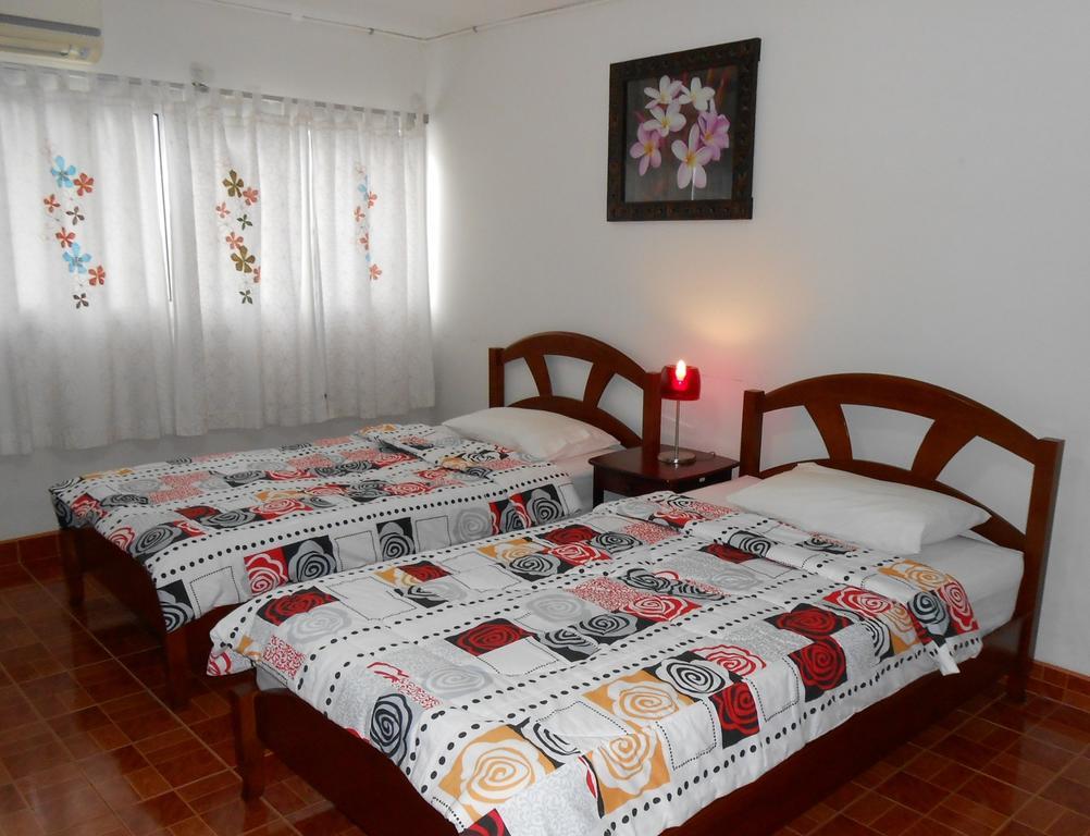 Mt-Room Pak Kret Esterno foto