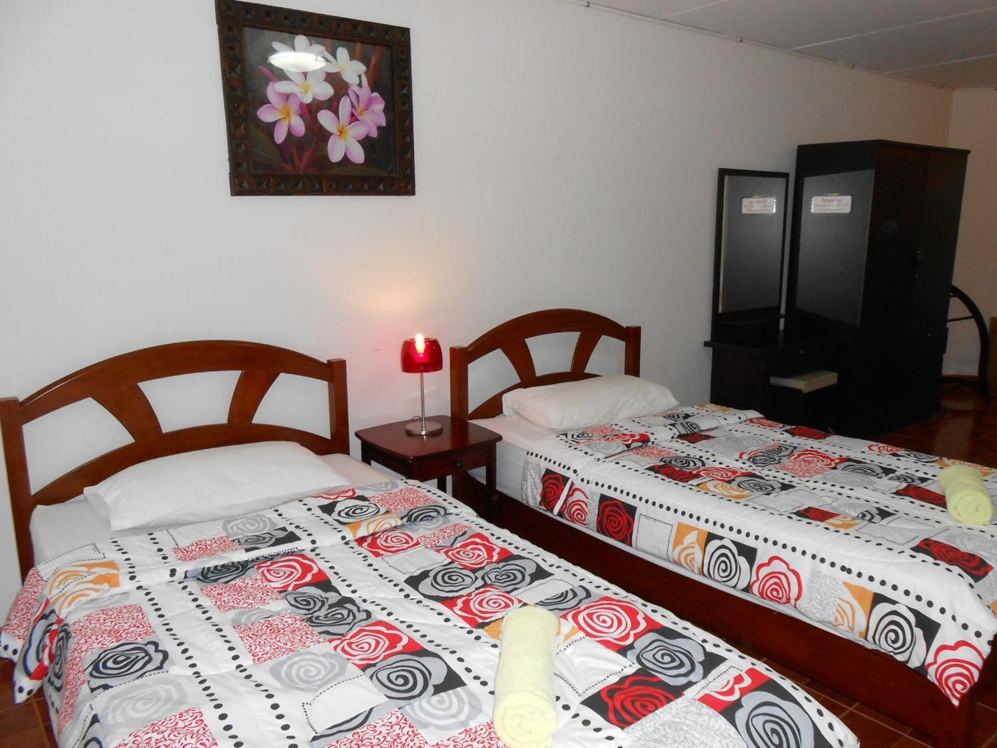 Mt-Room Pak Kret Esterno foto