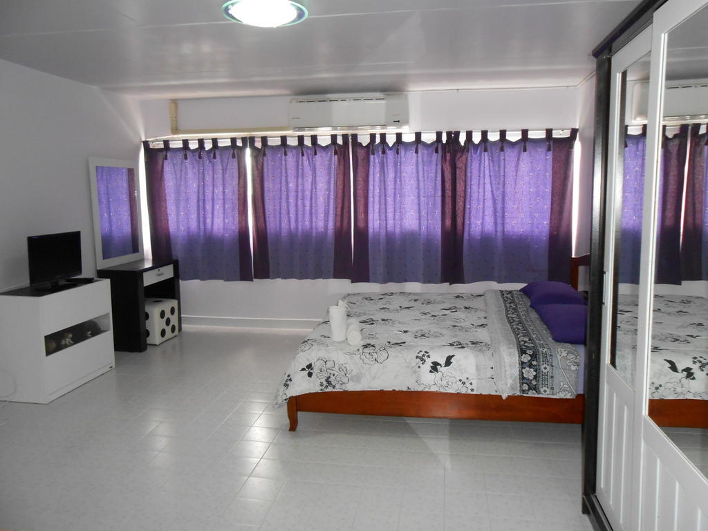 Mt-Room Pak Kret Camera foto