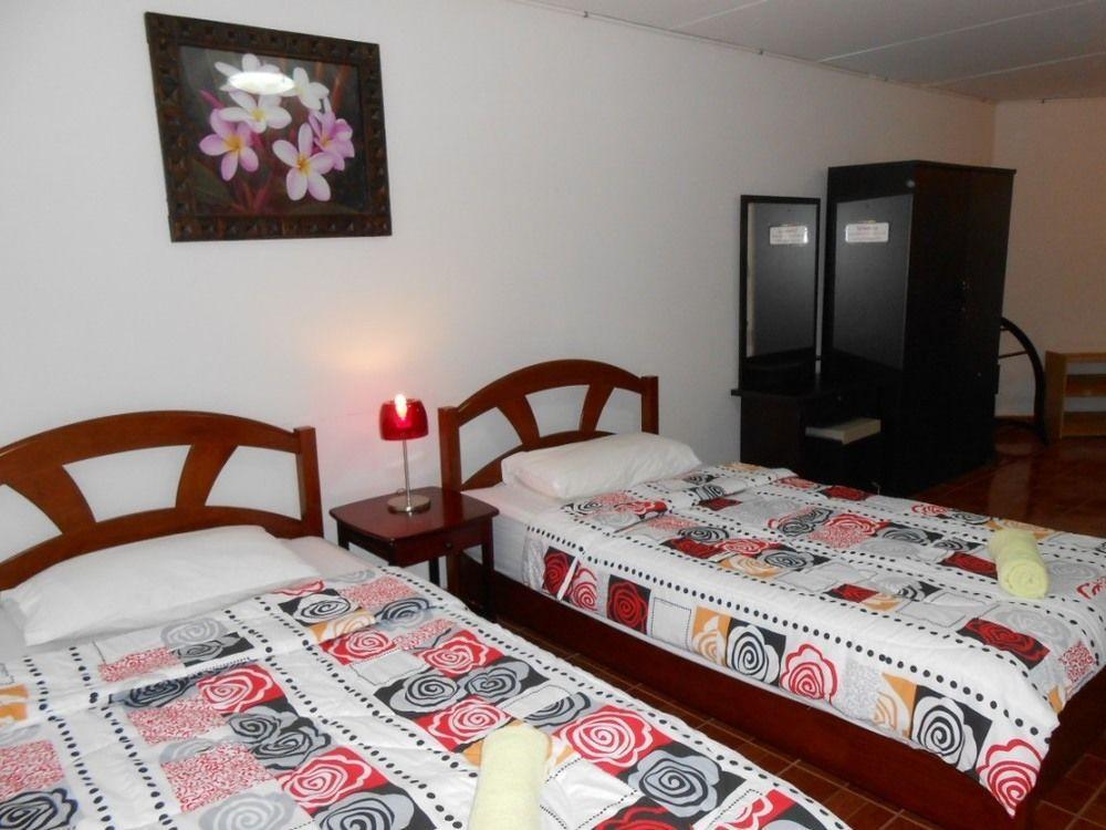 Mt-Room Pak Kret Esterno foto