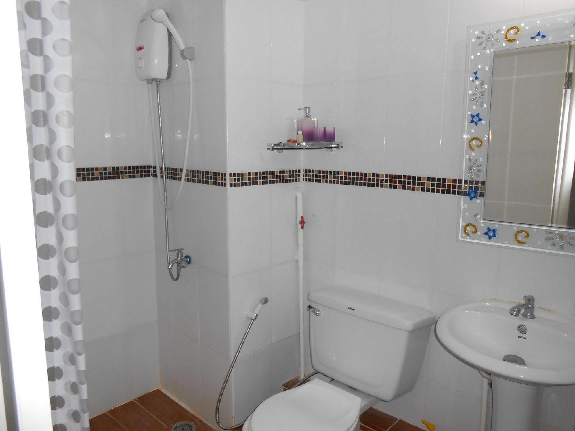 Mt-Room Pak Kret Esterno foto